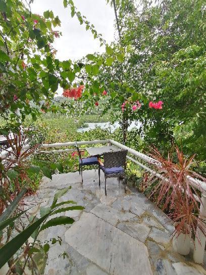 Готель Lonos Circle Terrace View Romblon Екстер'єр фото